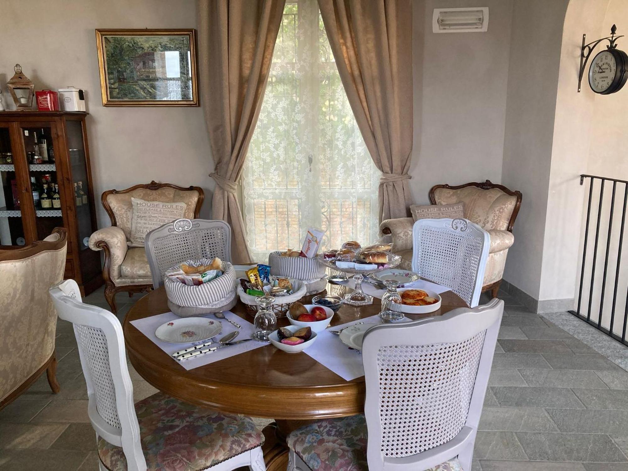 I Grappoli Divini Bed & Breakfast Viarigi Exterior photo